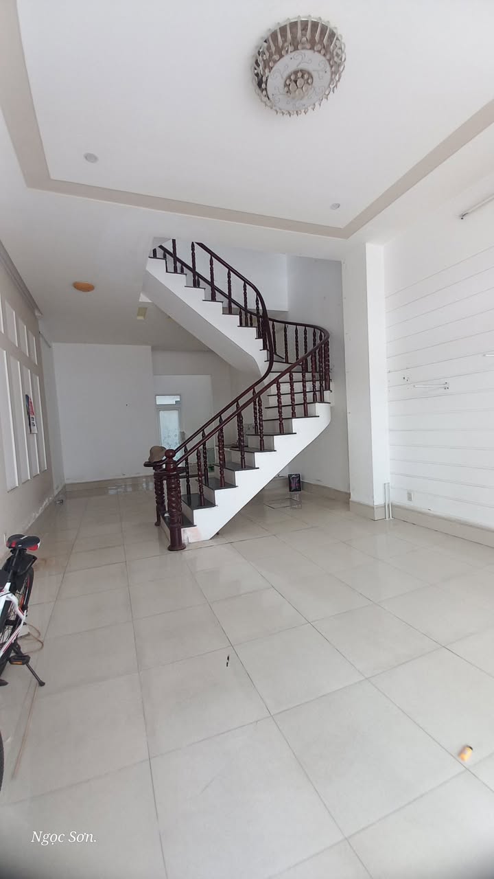 Nhà Trệt 2 Lầu KDC Hưng Phú Cần Thơ 8 Triệu - Sẵn Sàng Ở Ngay!