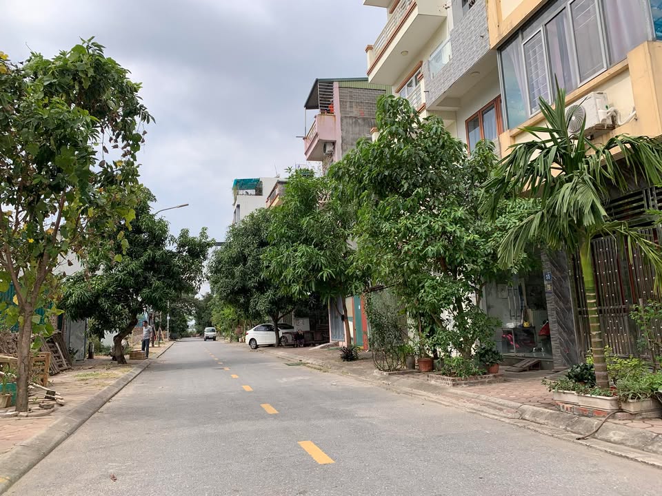 Bán đất Việt Hưng, Long Biên 73m² vuông vắn - Sổ đỏ chính chủ, ô tô tránh