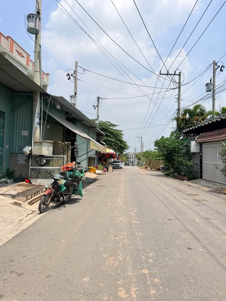 Đất Nền Uyên Hưng 190m² - Mặt Tiền Kinh Doanh Cực Vip, Sát 3 KCN Lớn