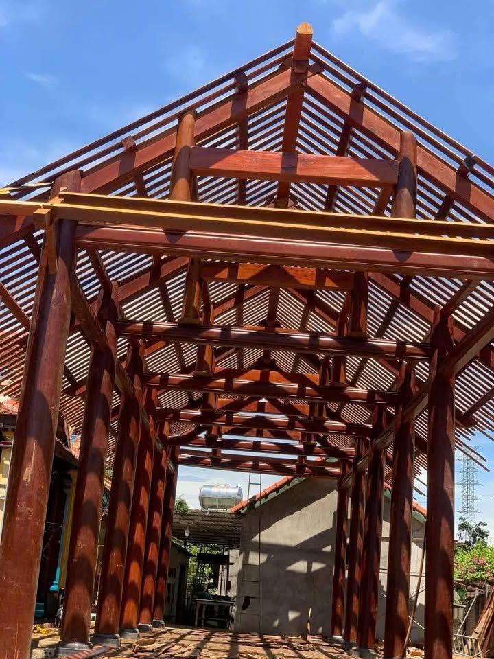 Nhà Riêng Sa Thầy 82m² - Chính Chủ Bán, Gỗ Cà Chít Vàng Độc Đáo