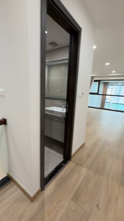 Nhà Phố Trạm Long Biên 76m² 7 Tầng Thang Máy - Ô Tô Tránh, Vị Trí Vàng