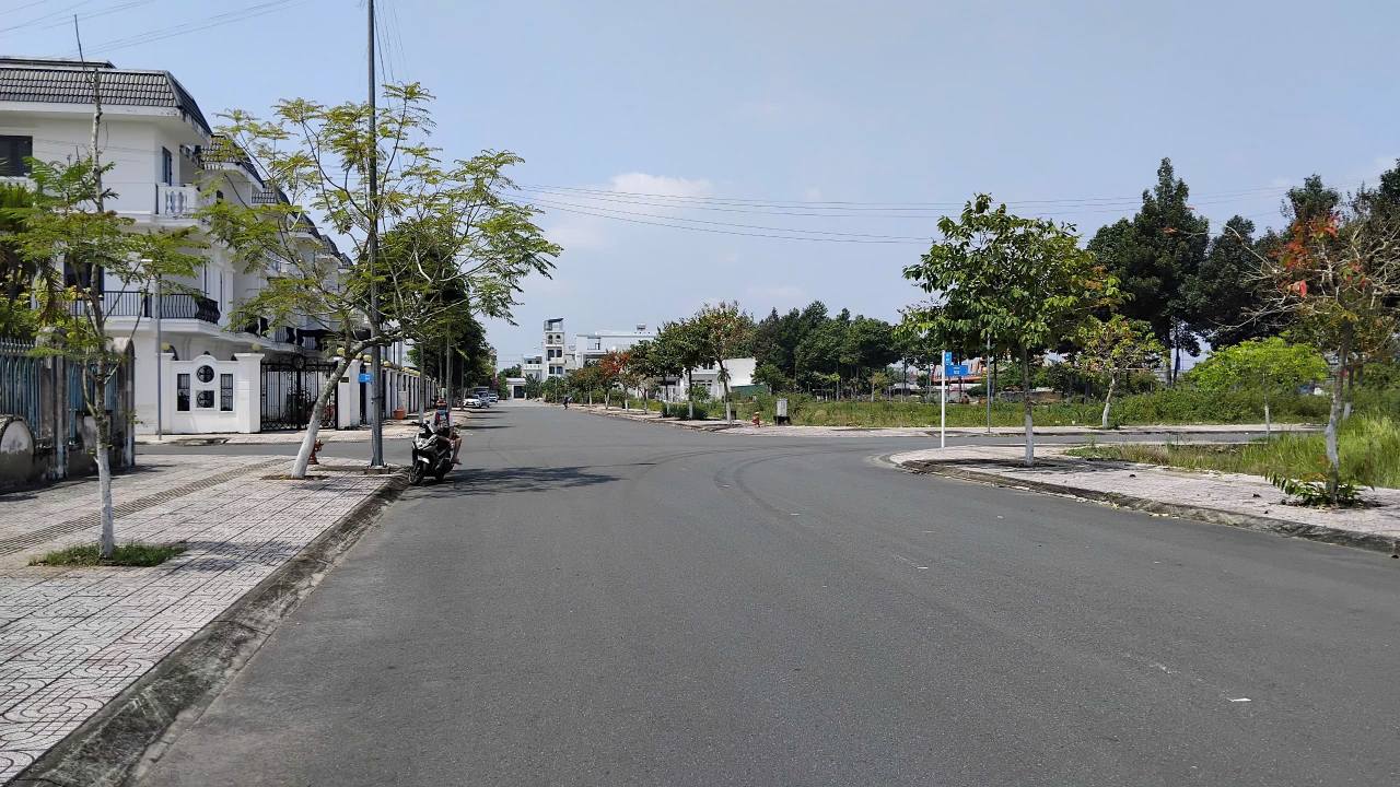 Bán Nền Đẹp Mặt Tiền D7A, Khu Hành Chính Tỉnh Vĩnh Long - 105m²