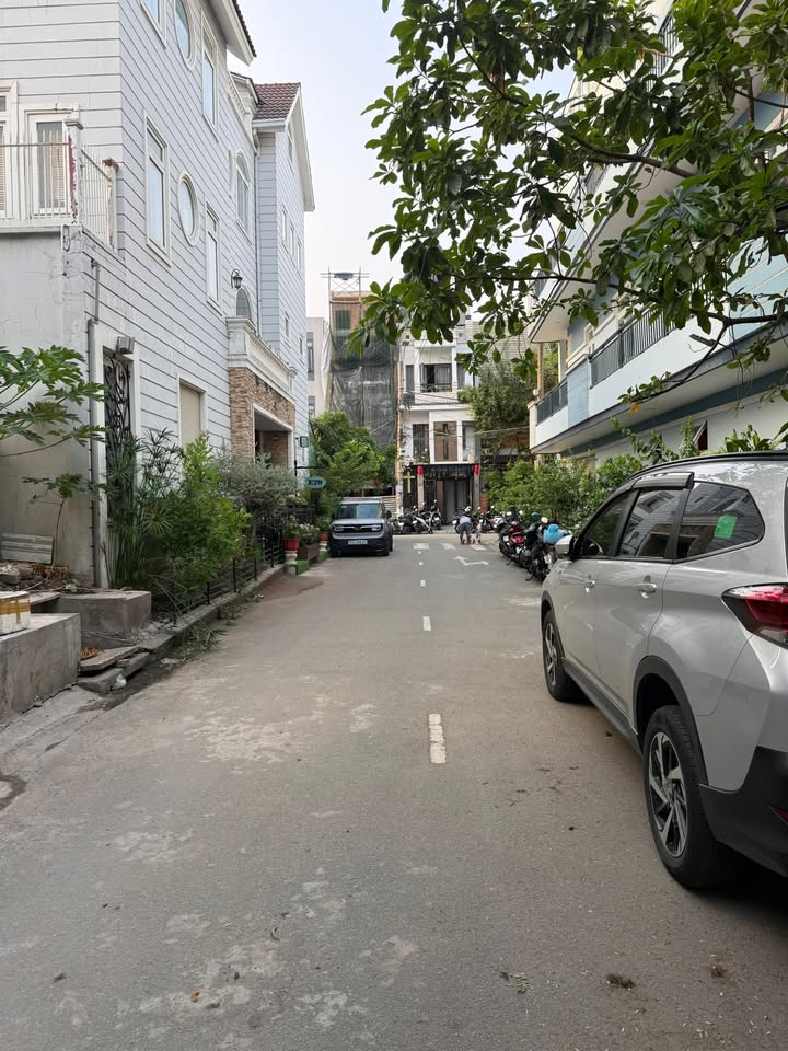 Nhà phố Mặt tiền Chợ Phú Thuận Quận 7 37m² giá 2.65 tỷ - Thích hợp KD!