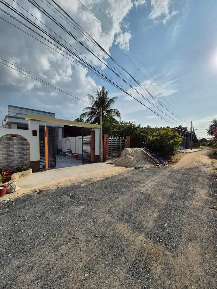 Bán Nhà Ngang 6m Dài 66m - 3PN, Sân Vườn Rộng Tại P. Long Hoa, Tây Ninh