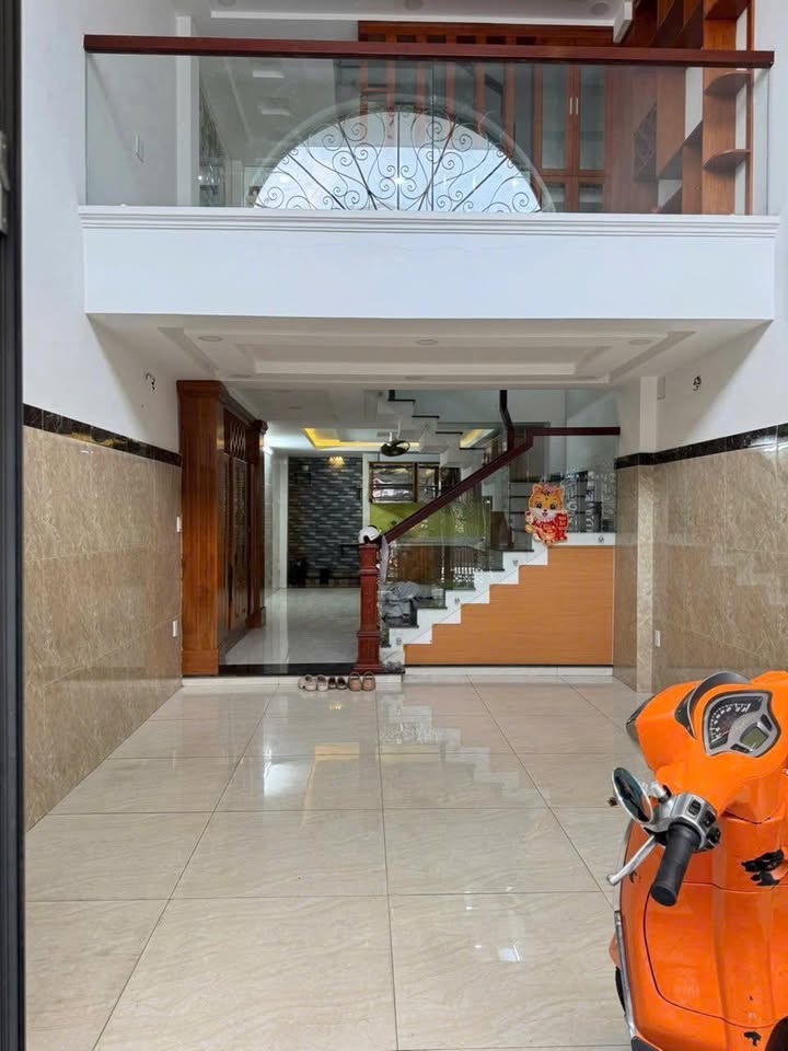 Nhà Nguyên Căn Phạm Văn Chiêu 85m² - Ô tô vào tận nhà, giá 24 triệu!