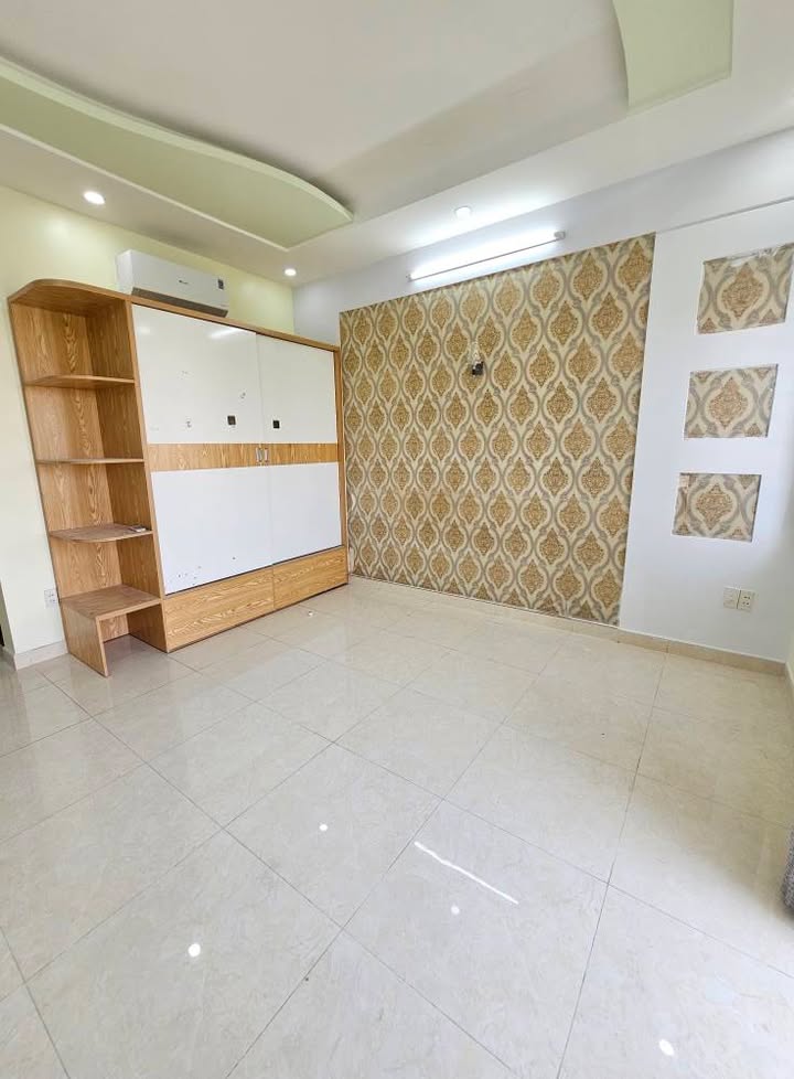 CHDV Mới Dương Quảng Hàm Gò Vấp - Ban công 5 Triệu, Cửa sổ trời 4.5 Triệu