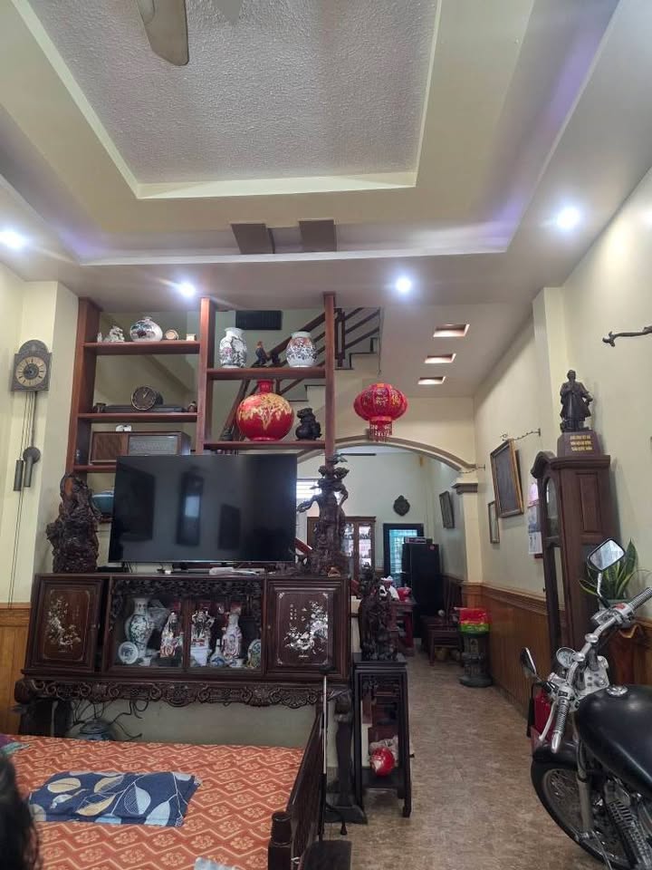 Nhà 4 Tầng Mặt Đường Lê Ngọc Hân, Nam Định - 55m², 4PN, Giá Tốt