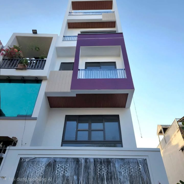 Nhà 3 Lầu Đẹp 54m² Hướng Đông Gần Chợ Long Trường, TP. Thủ Đức - Sẵn Sàng Ở Ngay!