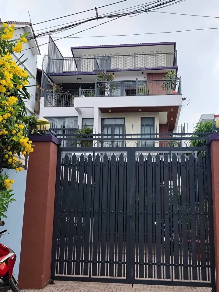 Cho thuê nhà nguyên căn sân vườn 300m² - P. Hiệp Bình Chánh, Thủ Đức - Làm VP Công ty