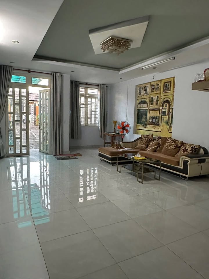 Nhà riêng Nguyễn Văn Tăng, TP. Thủ Đức 200m² - Ô tô vào tận nhà!