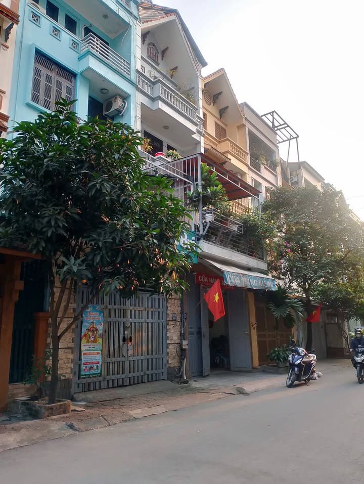 Nhà Phân Lô Văn Quán 83m² - 5 Tầng, Gara 7 Chỗ, Gần Hồ - 21 Tỷ