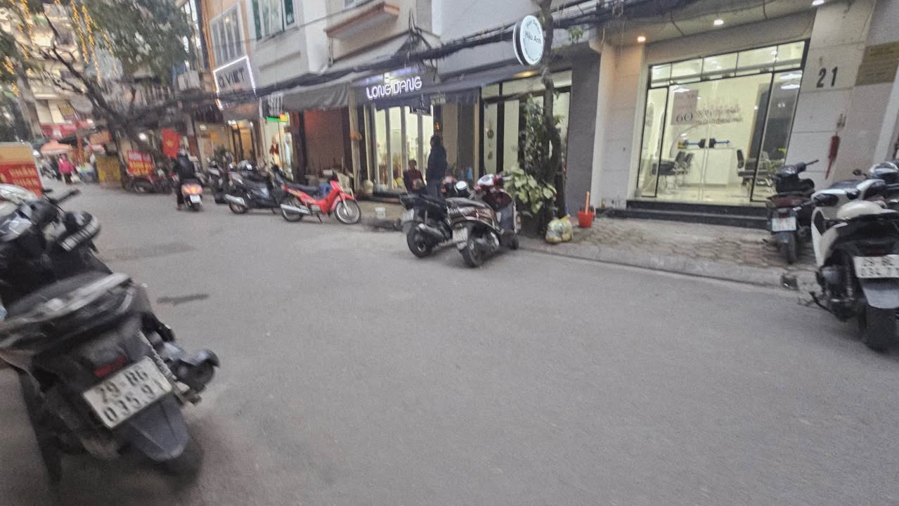 Nhà Trần Quang Diệu Đống Đa 45m² 7 tầng - Chính chủ bán, lô góc, có thang máy!