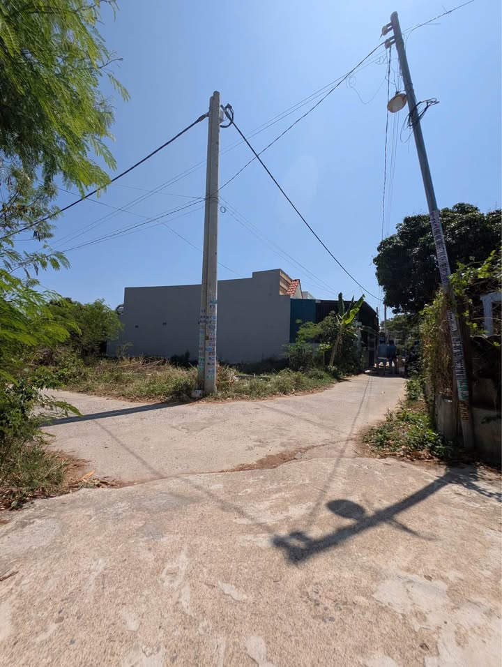 Đất nền Phan Thiết 100m² 820 triệu - Sổ đỏ chính chủ!