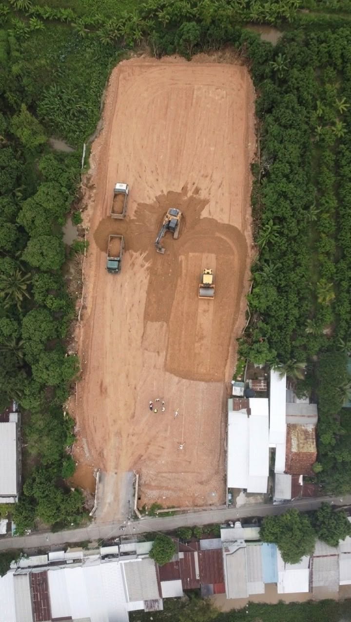 Đất Vườn Đồng Tháp 2200m² - Sổ Đỏ Sẵn Sàng, Giá 9.9 Tỷ