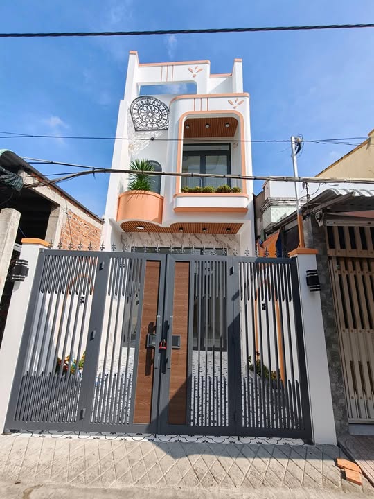 Nhà 2 Lầu 68m² Mỹ Tho - Full Nội Thất, Sổ Hồng Riêng, Giá 2.49 Tỷ