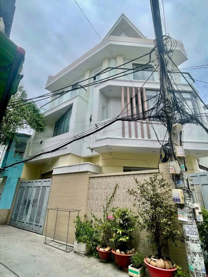 Cho thuê nhà Phường Bình Hưng Hòa, Bình Tân - 4PN, 4WC, 13 Triệu/tháng