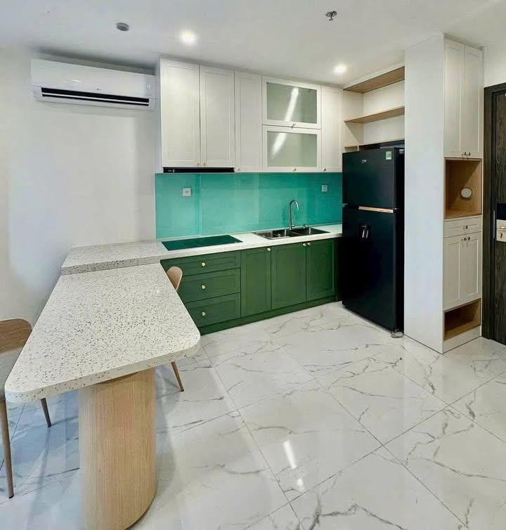 Cho thuê căn hộ 1PN+ Vinhomes Grand Park, view hồ bơi - Giá 8 triệu/tháng