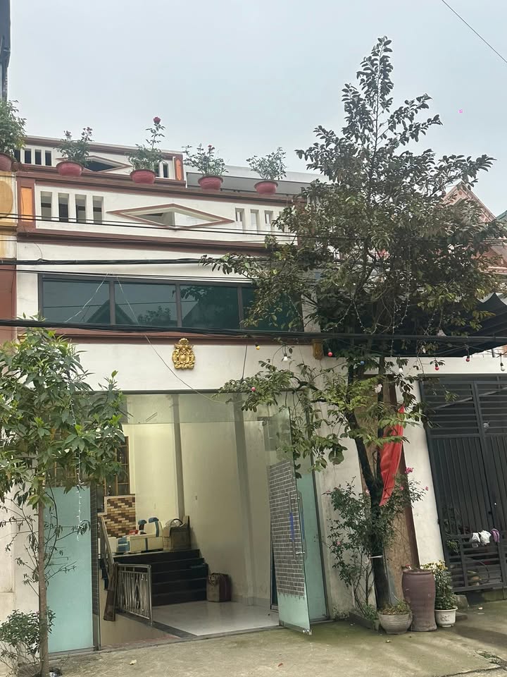 Nhà 3 Tầng Đường Chính Huyện Yên - Sẵn Sàng Ở Ngay