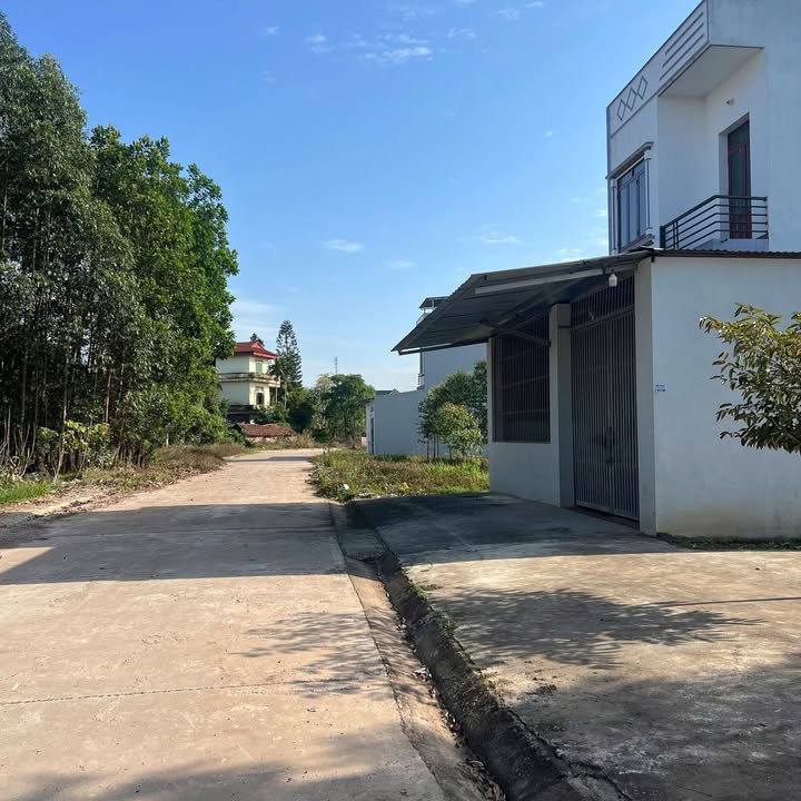 Đất đấu giá Tân Yên 120m² - Sổ hồng sẵn, giá đầu tư 2.3 tỷ