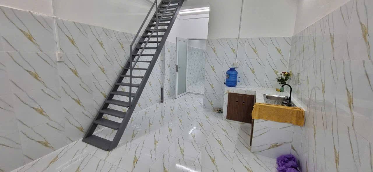 Cho thuê nhà trệt lầu mới xây, Full nội thất, Ninh Kiều, 75m²