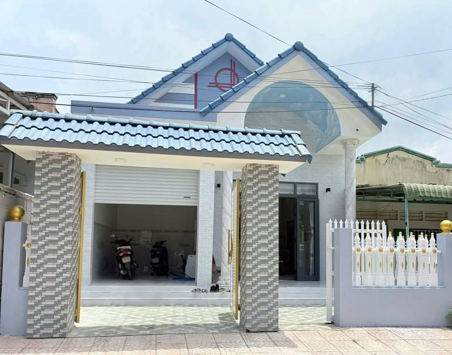 Nhà Nguyên Căn 2PN Phường Tân Thiện, La Gi - Giá 5 Triệu/Tháng, Có Chỗ Đậu Xe Hơi