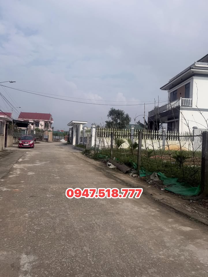 Đất nền Thạch Thất 174m² - Sổ đỏ chính chủ, giá hơn 2 tỷ