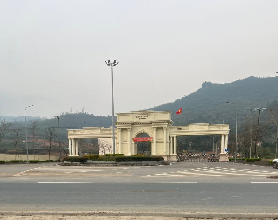 Bán Đất Tái Định Cư Lương Sơn HB - 360m² Lô Góc, Sổ Đỏ Sẵn Sàng