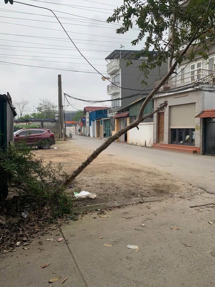 Đất nền Tây Hồ An Dương Vương 99m² 33 tỷ - Sổ đỏ chính chủ