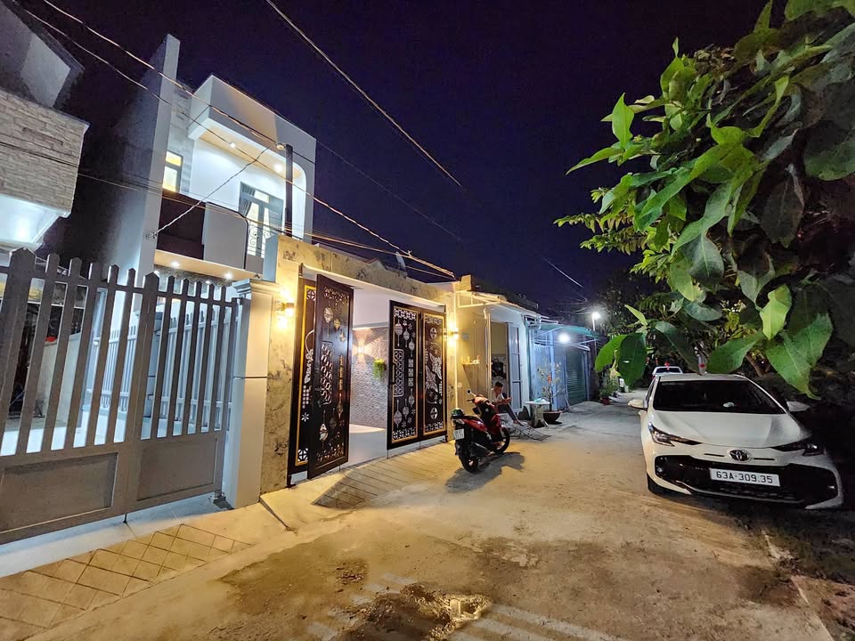 Nhà Phố Mỹ Phong 80m² - 2.48 Tỷ - Ô Tô Đậu Sân, Gần Aeon Mall