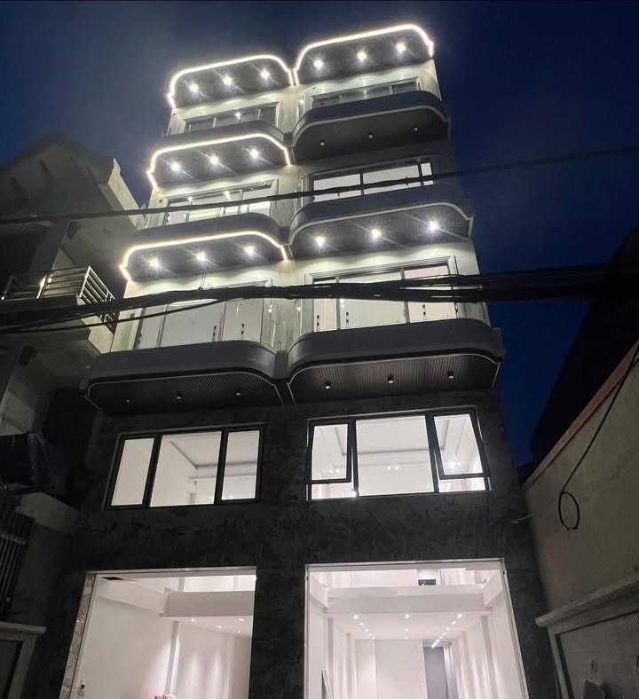 Nhà Phố Chu Huy Mân 70m² x 7 Tầng - Mặt tiền kinh doanh, ô tô vào nhà!