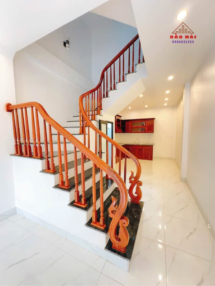 Nhà 3 Tầng Trần Lãm, Thái Bình 37.6m² - Ô tô vào tận nhà, ở ngay!