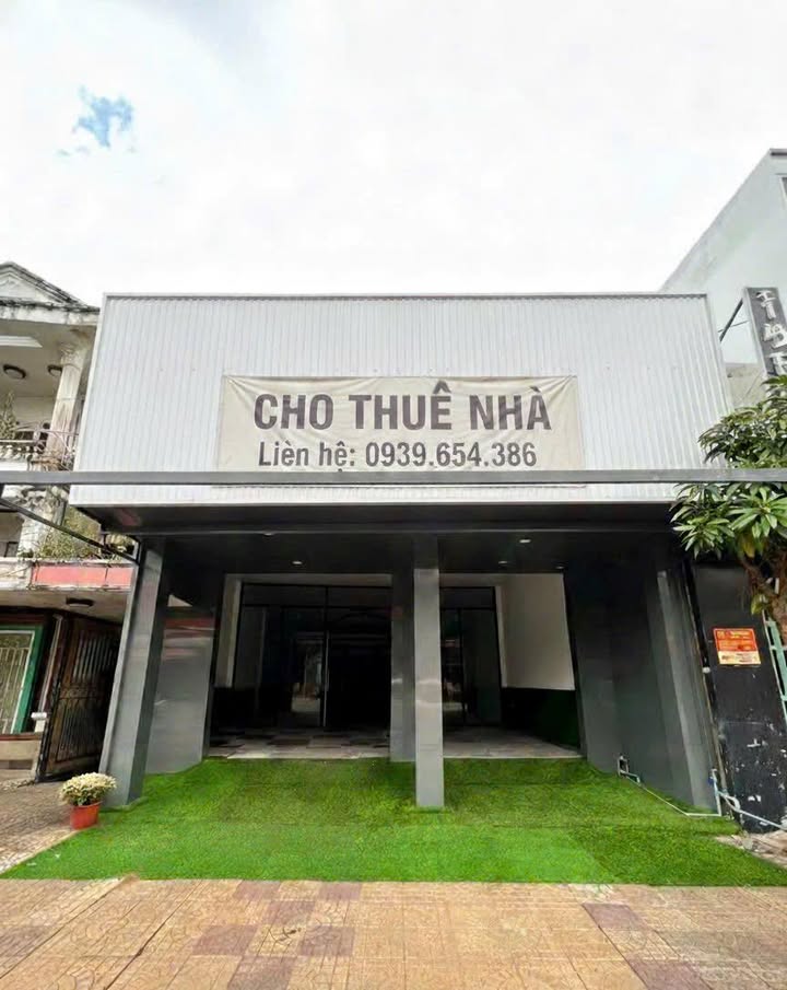 Mặt Tiền Kinh Doanh Trần Ngọc Quế, Cần Thơ - 240m² Giá 40 Triệu