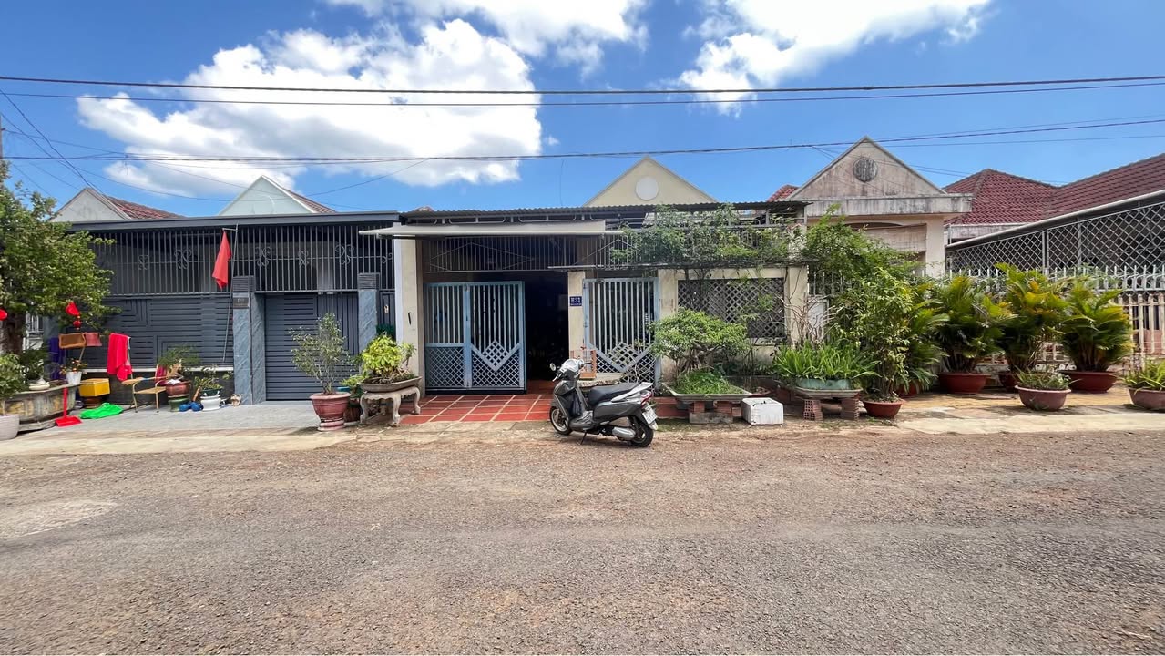 Nhà Mặt Tiền Pleiku 216m² - Đầu Tư Sinh Lời Hấp Dẫn!