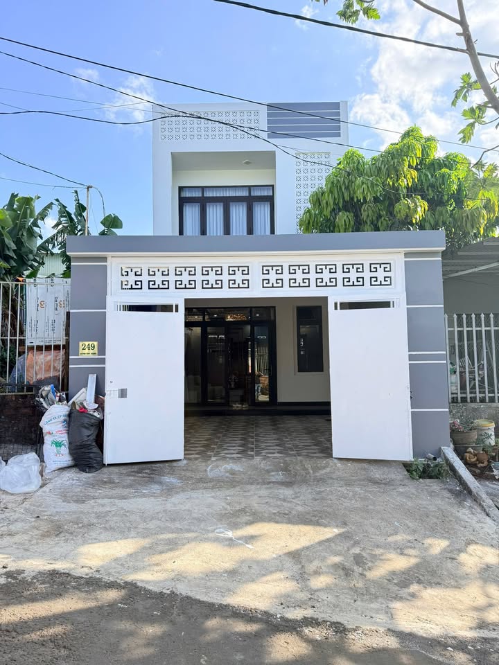 Nhà Mặt Tiền Huỳnh Thúc Kháng, Pleiku - Kinh Doanh Đa Ngành, Sổ Đỏ 2.79 Tỷ