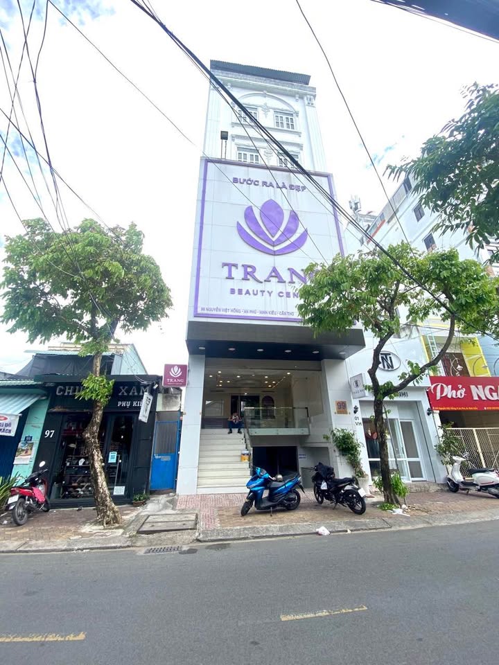 Tòa nhà Thẩm mỹ viện Sóc Trăng - Sang hợp đồng, tặng decor 500 triệu!