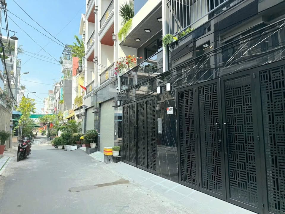 Nhà 55m² Đào Tông Nguyên, Tân Bình - 4PN, Sân thượng, Hẻm 6m xe hơi