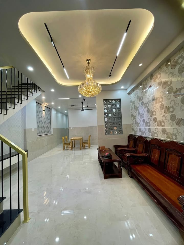 Nhà 1 Trệt 1 Lầu 95m² - 1.8 Tỷ - Hẻm 33 Trịnh Phong, Hòa Thành