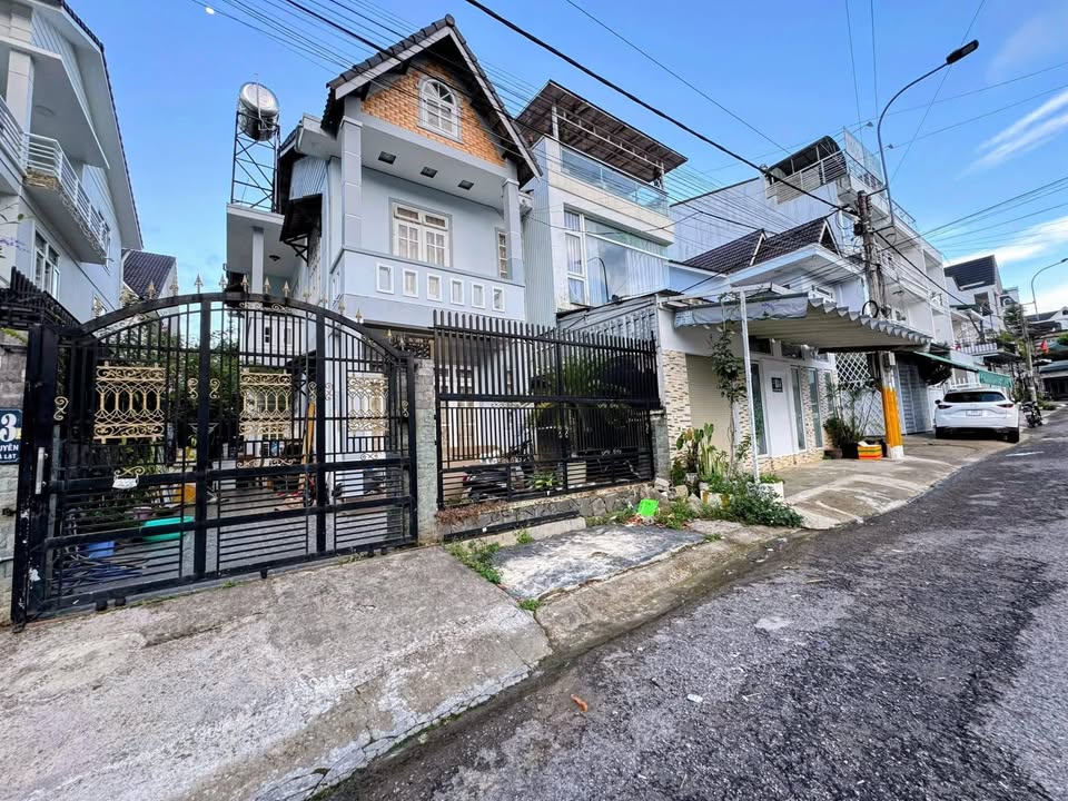Townhouse P.5 Đà Lạt 144m² 15 triệu - Vị trí đắc địa