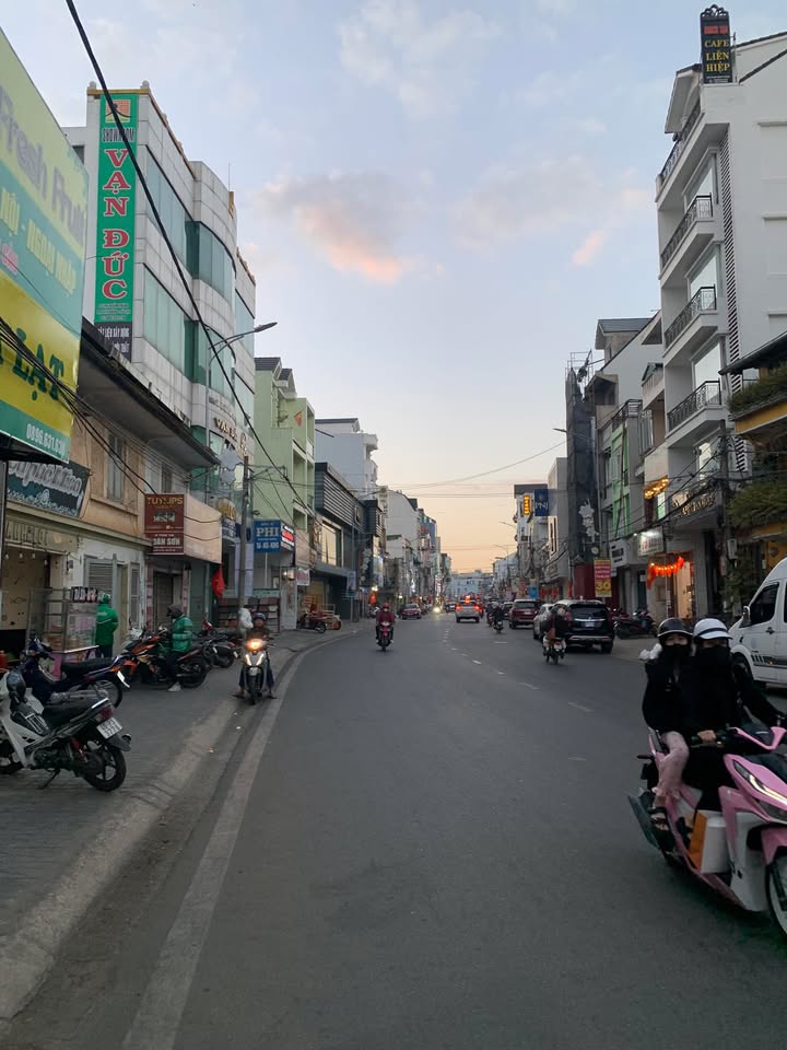 Nhà Mặt Tiền Phan Đình Phùng, Đà Lạt 110m² - Mặt tiền kinh doanh!