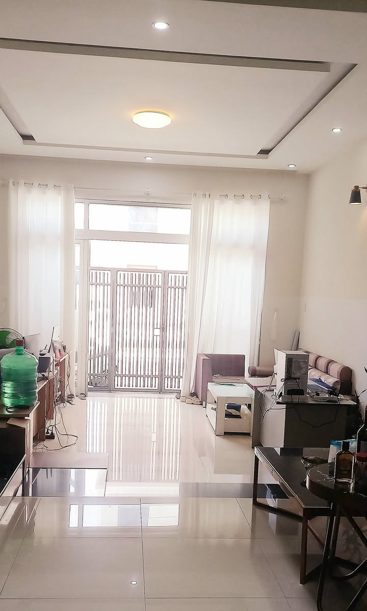 Nhà Mặt Tiền Đà Nẵng 80m² - 10 Triệu/Tháng - Mặt tiền kinh doanh!