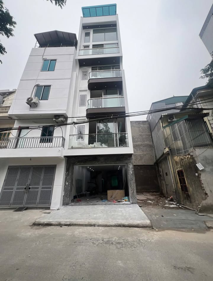 Nhà Mặt Tiền Kinh Doanh Thạch Bàn 350m² - 7 Tầng, Vỉa Hè 17m, Giá 21 Tỷ