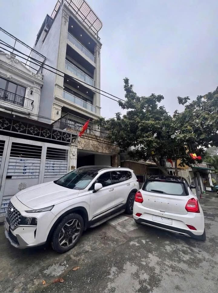 Nhà Phố Nguyễn Văn Cừ, Long Biên 98m² - Ô Tô Vào Nhà, Kinh Doanh Đỉnh Cao