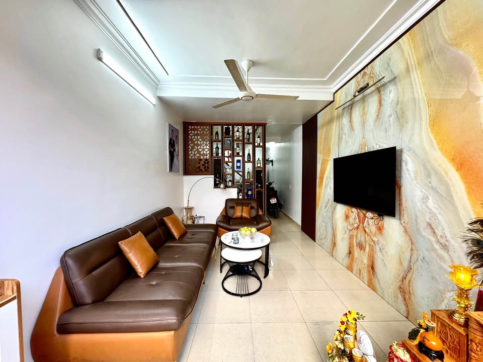 Nhà Riêng Tôn Đức Thắng 34m² - Ô tô vào tận nhà, sẵn sàng ở ngay!