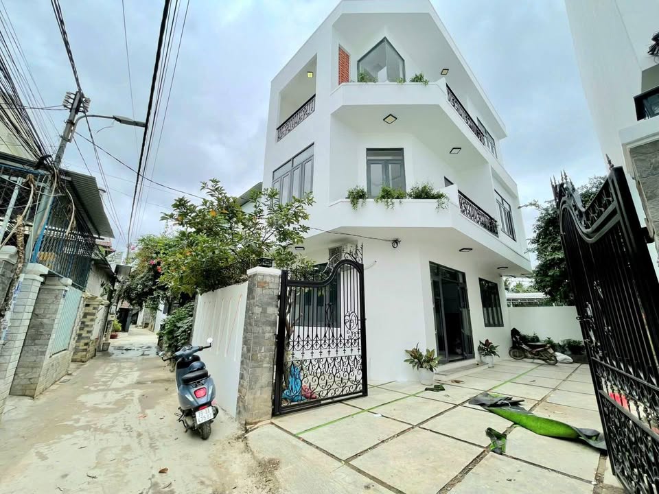 Nhà 3 Tầng Vĩnh Ngọc 120m² - Vị trí đẹp, Sẵn sàng ở ngay!