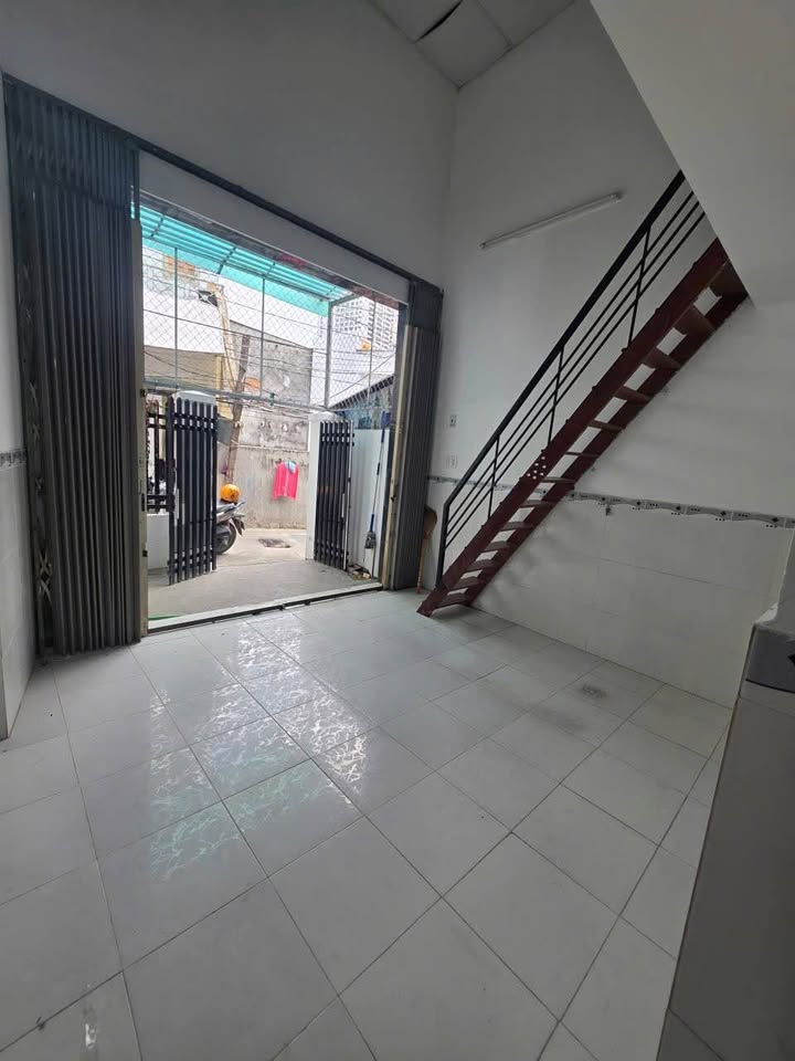 Nhà 41m² Hòn Chồng, Nha Trang - 5 Phút Ra Biển, Giá 2.65 Tỷ