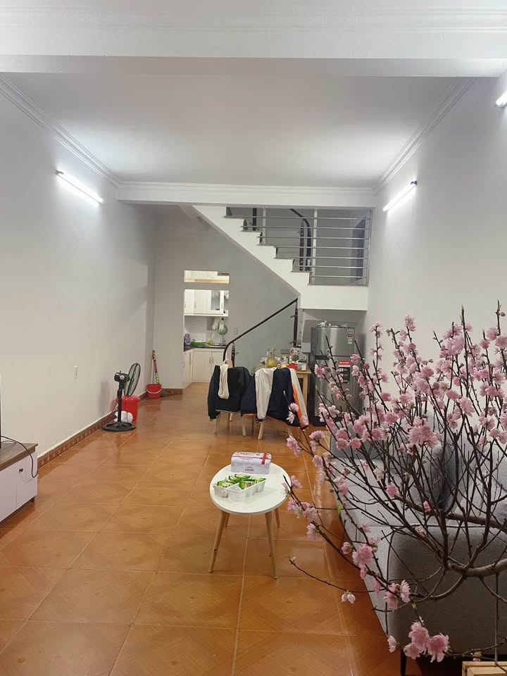 Nhà 50m² 2 Tầng Đồng Thái - Oto Đổ Cửa, Giá Tốt