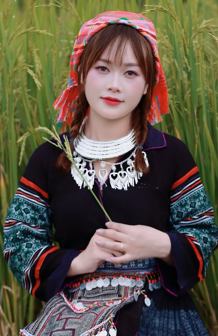 Đất Nền Bản Lùn Mường La - 374m² Sổ Hồng Mới, Đường Ô Tô