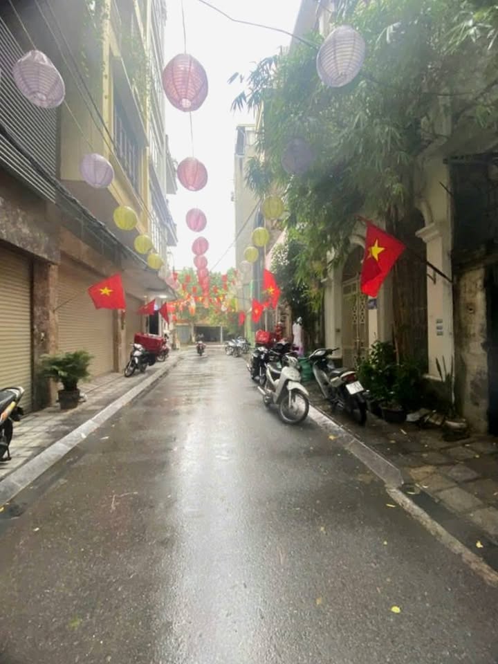 Nhà Phân Lô Ba Đình 80m² - Ô Tô Tránh, Sát Hồ Tây - 42 Tỷ