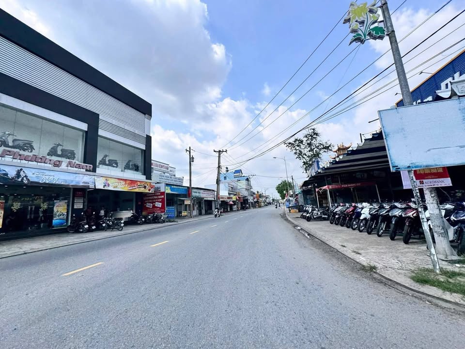 Nhà mặt tiền Tỉnh Lộ 825 Đức Hòa 95m² - Vị trí đắc địa, đầu tư sinh lời!