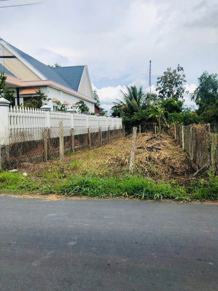 Đất nền Cần Đước 182m² giá 1.8 tỷ - Sổ đỏ chính chủ, công chứng ngay!